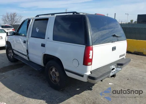 1998 Chevrolet Tahoe Ls z USA, uszkodzony, nr VIN 1GNEK13R2WJ377469